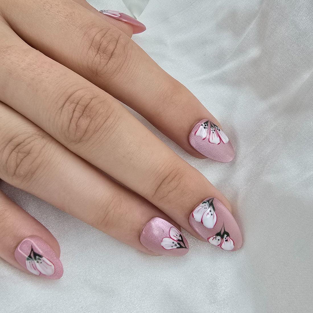 Blush Bloom – Floral Press-On Nails