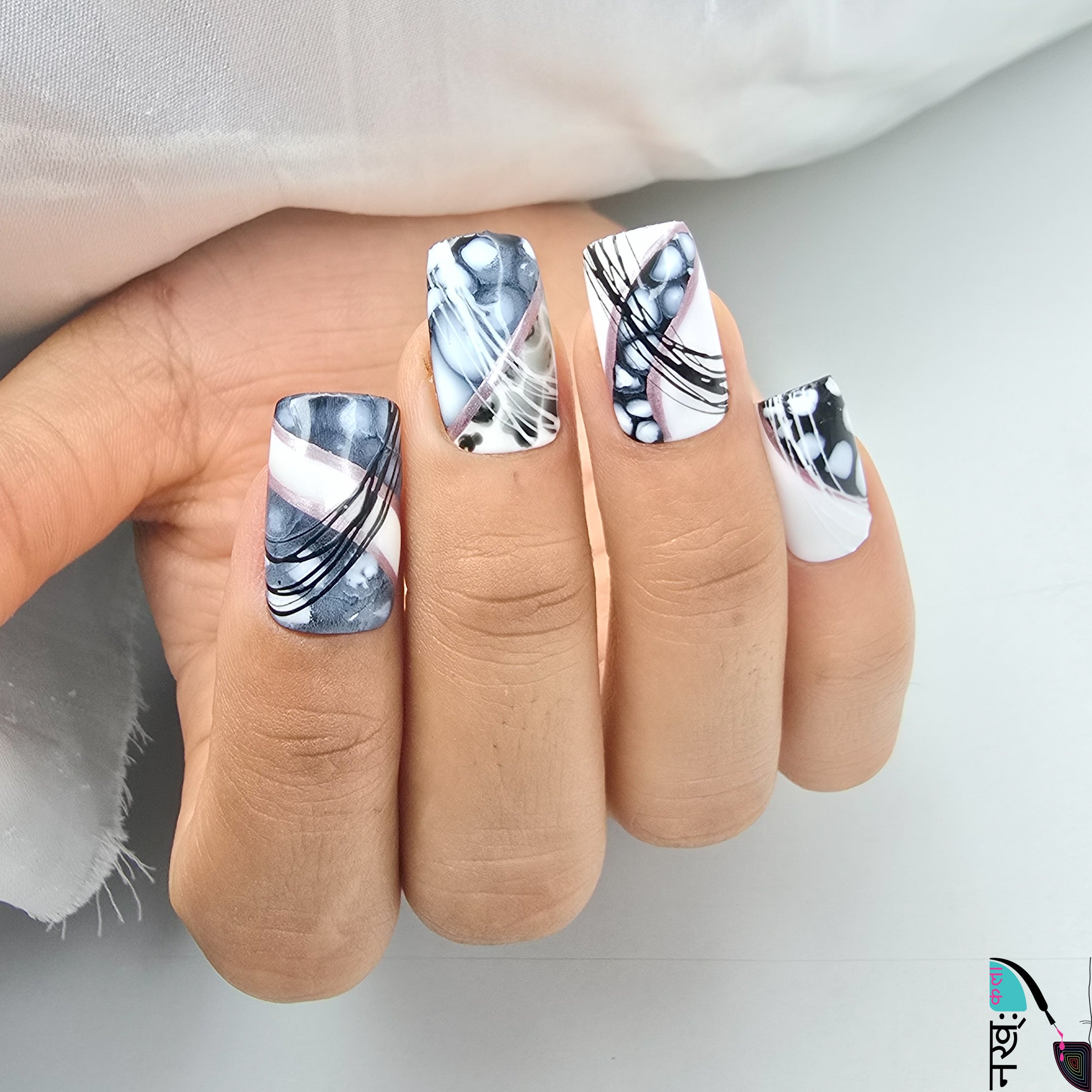 Monochrome Muse