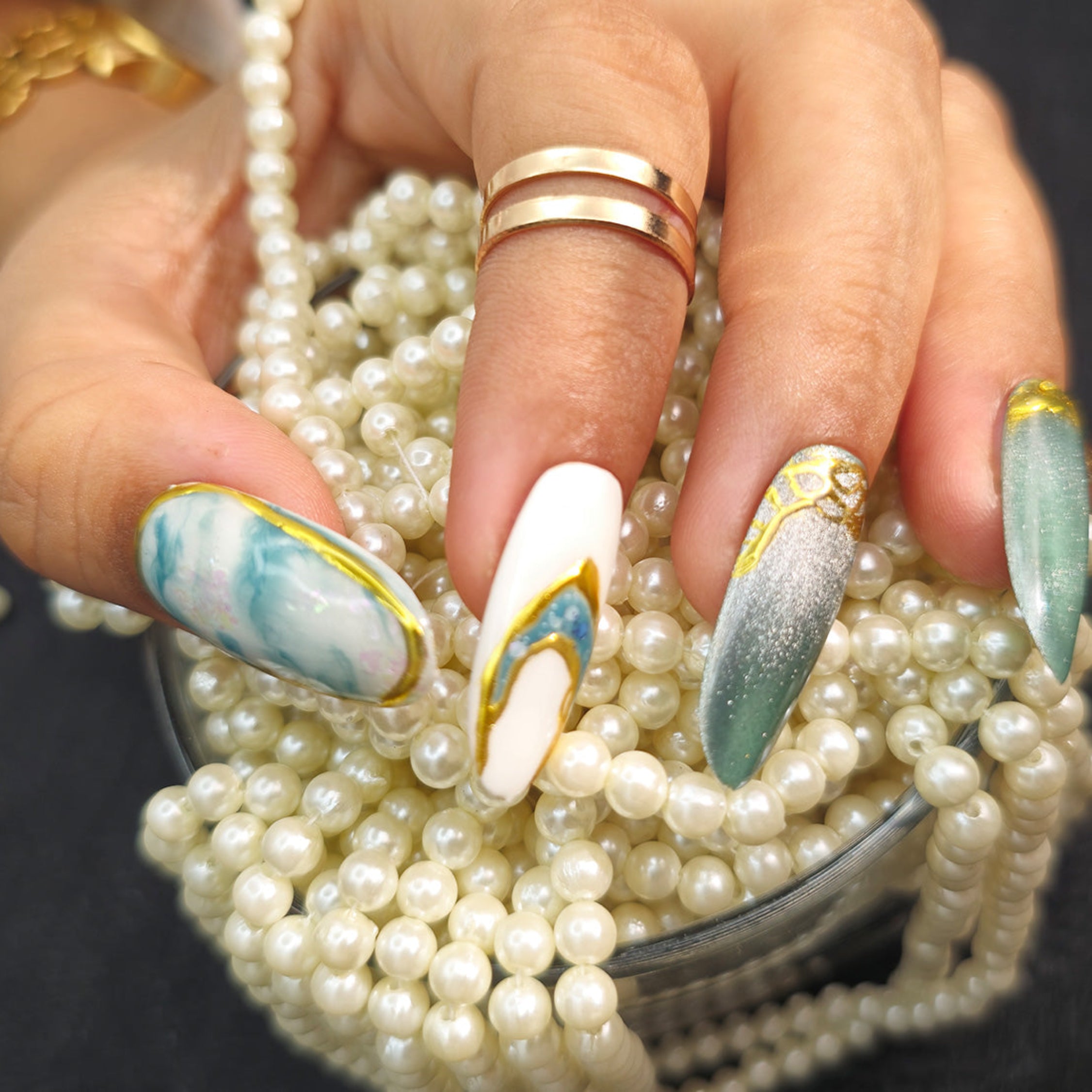 Emerald &amp; Gold Luxe Nail