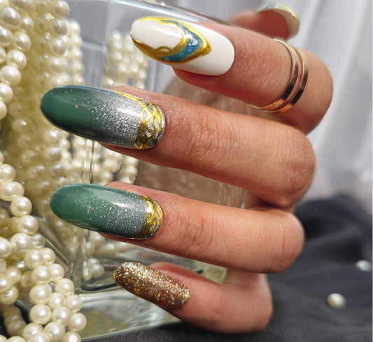 Emerald &amp; Gold Luxe Nail