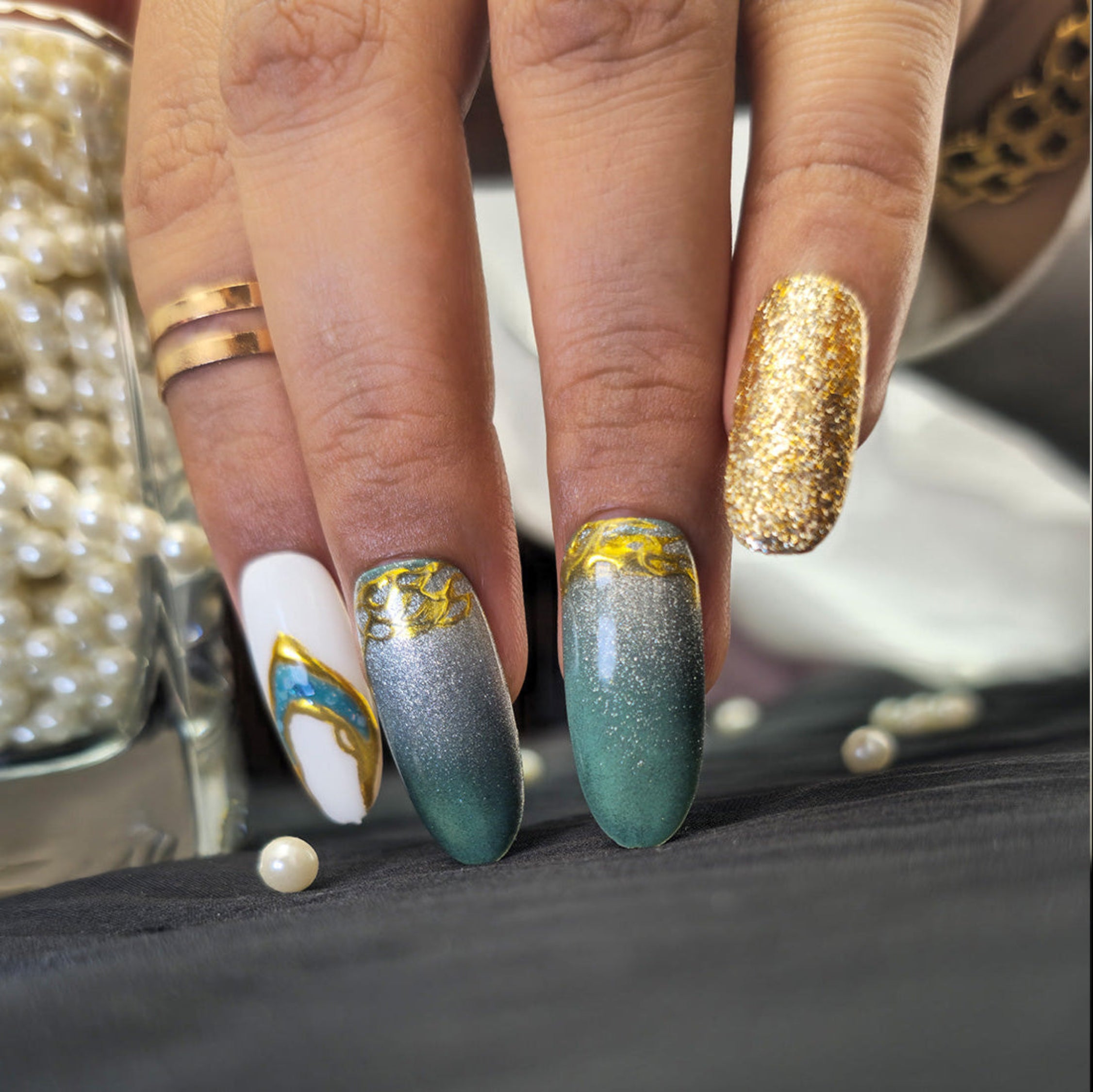 Emerald &amp; Gold Luxe Nail