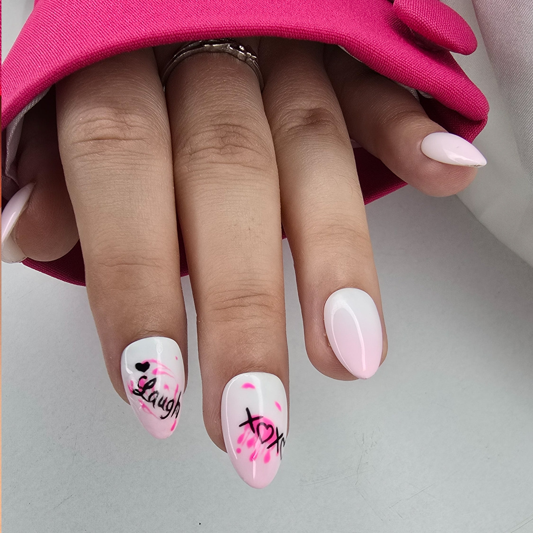 XOXO Pop – White & Neon Pink Press-On Nails